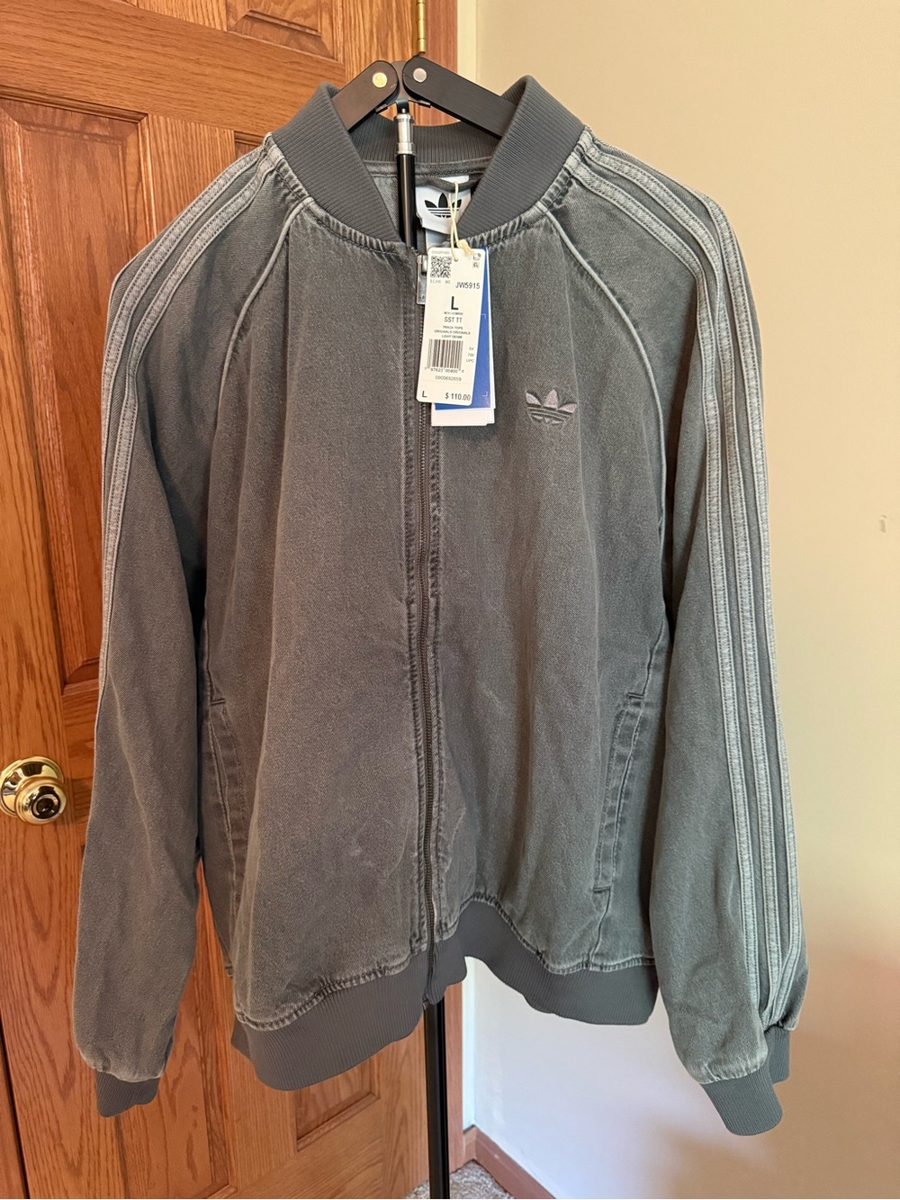 adidas Vintage-Style Grey Bomber Jacket with Trefoil